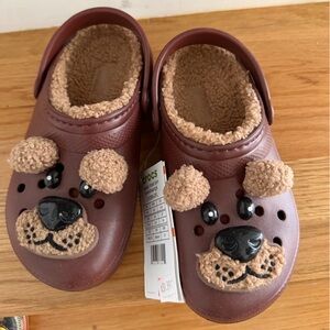 CROCS Kids Brown Fleece-Lined Clog with Bear Appliqué